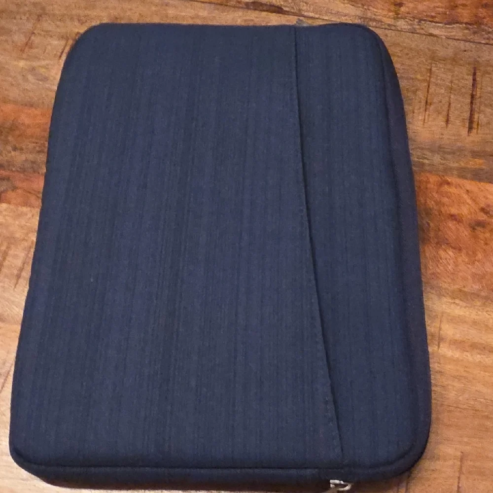Like New! Macbook Pro Case Navy Blue Laptop Sleeve by Lacdo